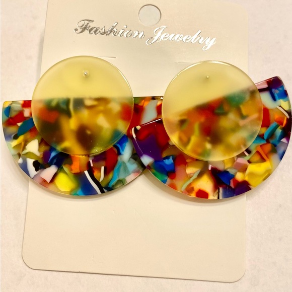 Multi color earrings - Picture 1 of 3